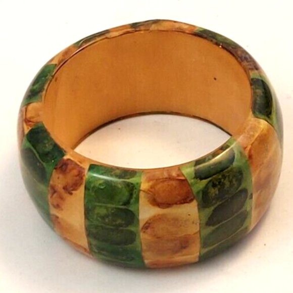 KENNETH JAY LANE CHUNKY BANGLE BRACELET LUCITE BAMBOO WOOD GREEN BROWN 1.5" VTG - Picture 2 of 8